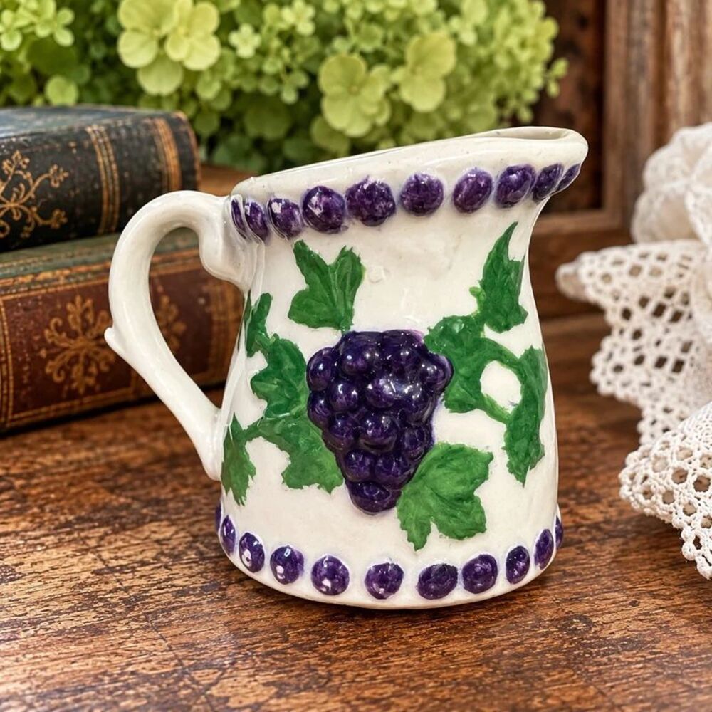 Mini creamer with grapes | 2 inches | 003